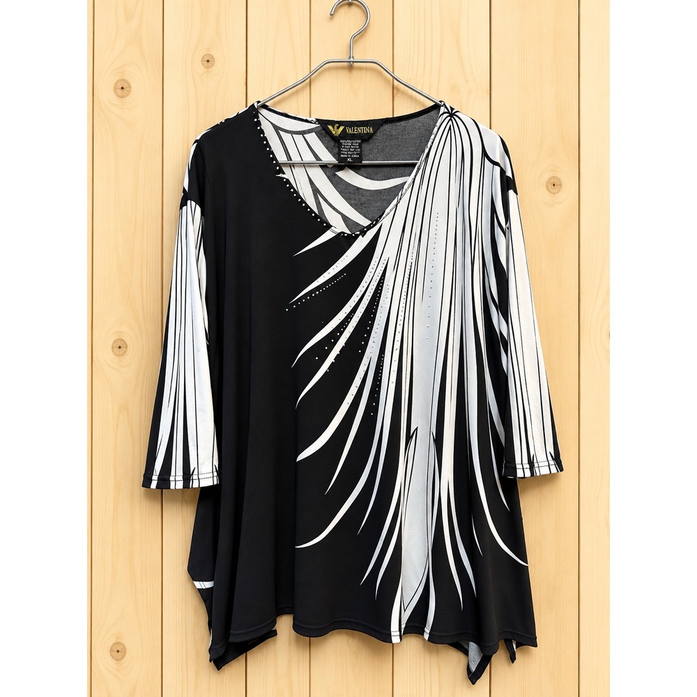 Valentina Womens XL Black White Abstract Graphic Studded Sharkbite Tunic Top